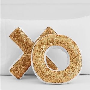 The Emily & Meritt XO Pillows Gold PBTeen